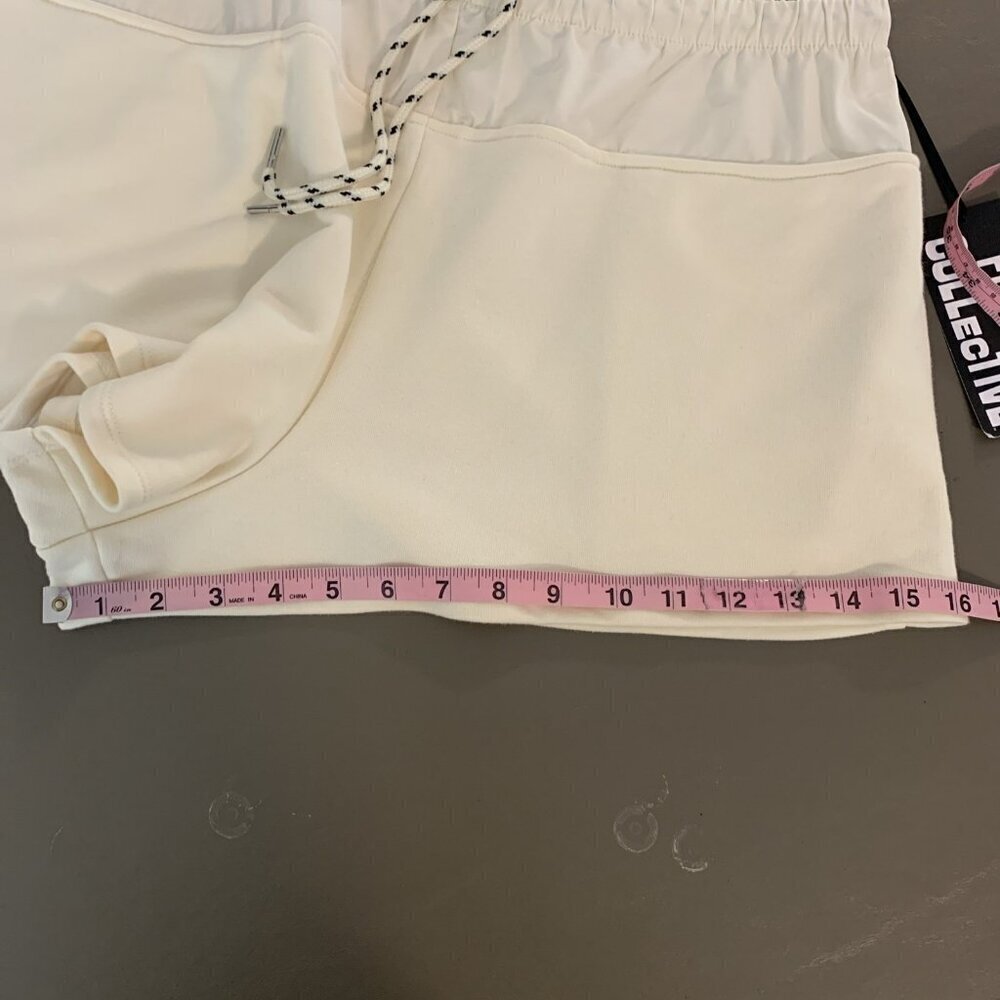 Future Collective Womens Shorts NEW L Off White Cream Pull On‎ Knit - Picture 14 of 16
